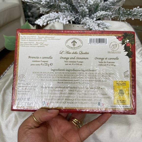 Set 4 Bars Fiorentino Christmas Soap 4.40 Oz Each Florence Italy - Picture 6 of 7